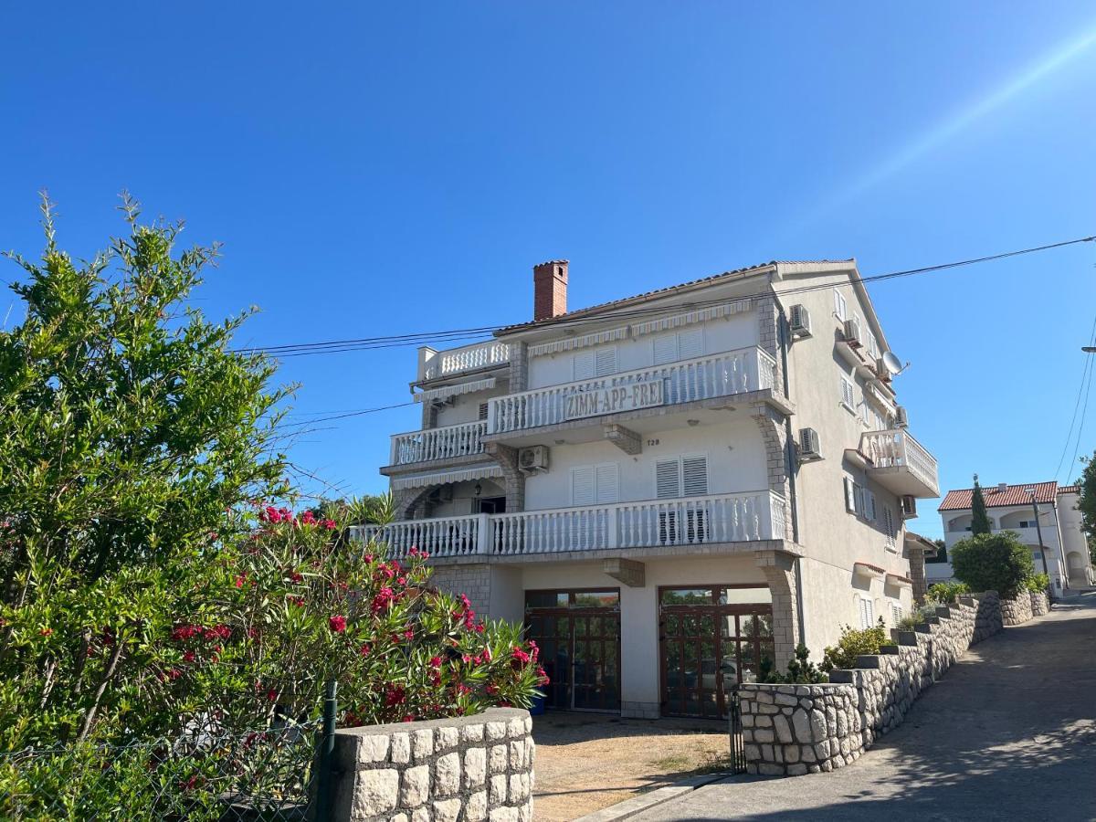 Apartments Vuksan Rab Town Zewnętrze zdjęcie