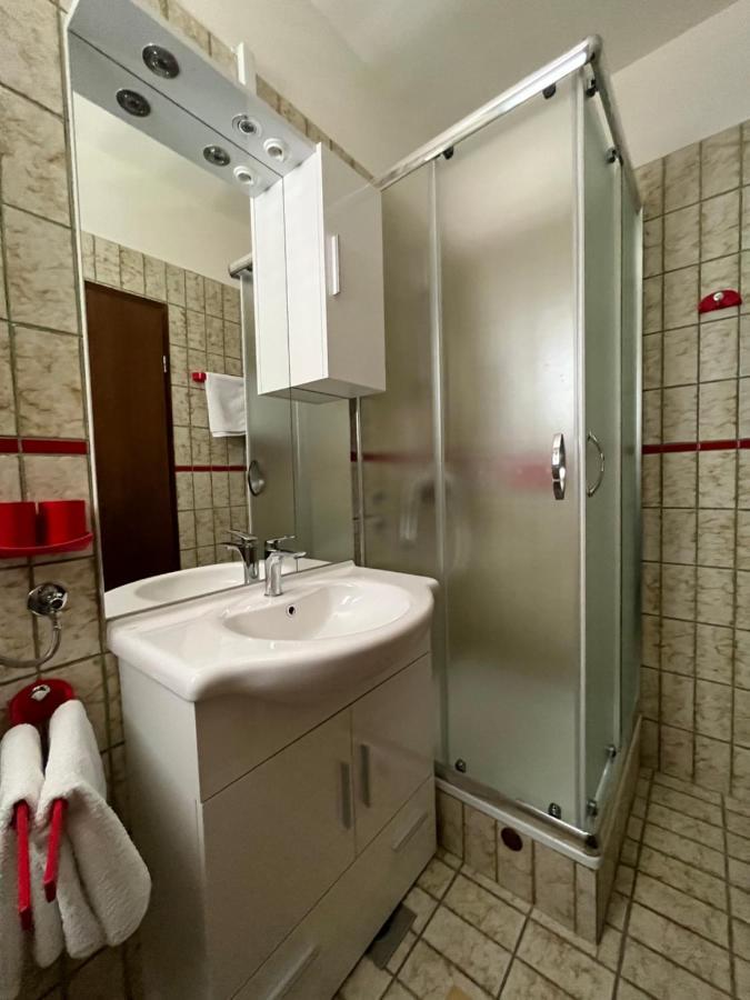 Apartments Vuksan Rab Town Zewnętrze zdjęcie