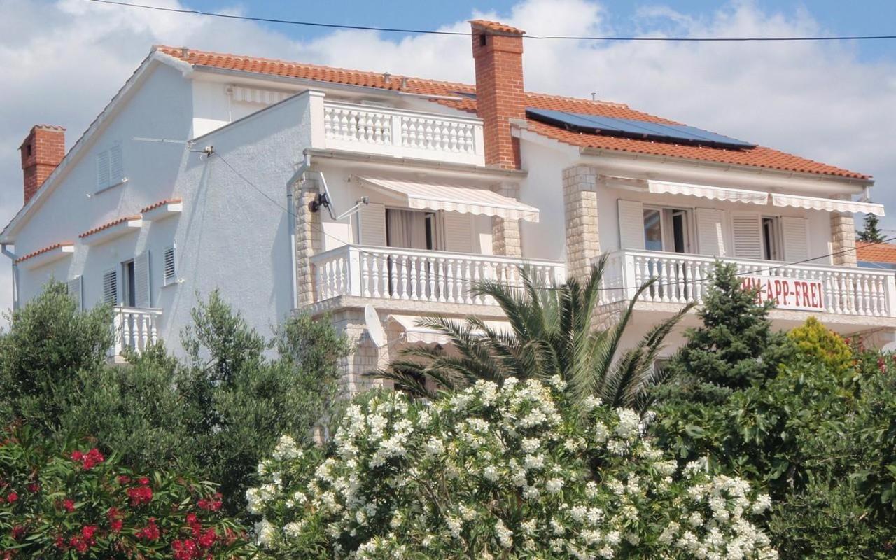 Apartments Vuksan Rab Town Zewnętrze zdjęcie