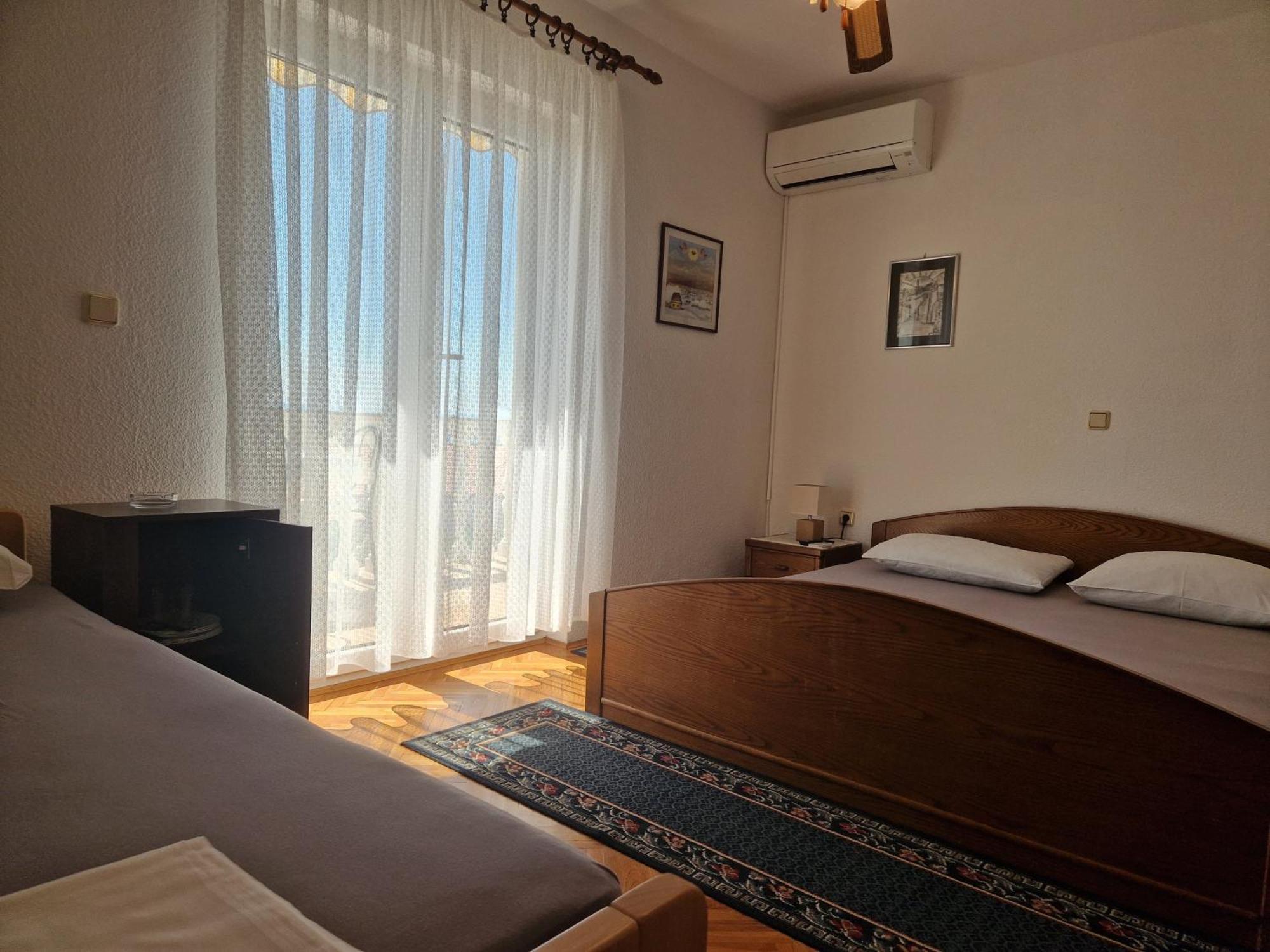 Apartments Vuksan Rab Town Pokój zdjęcie